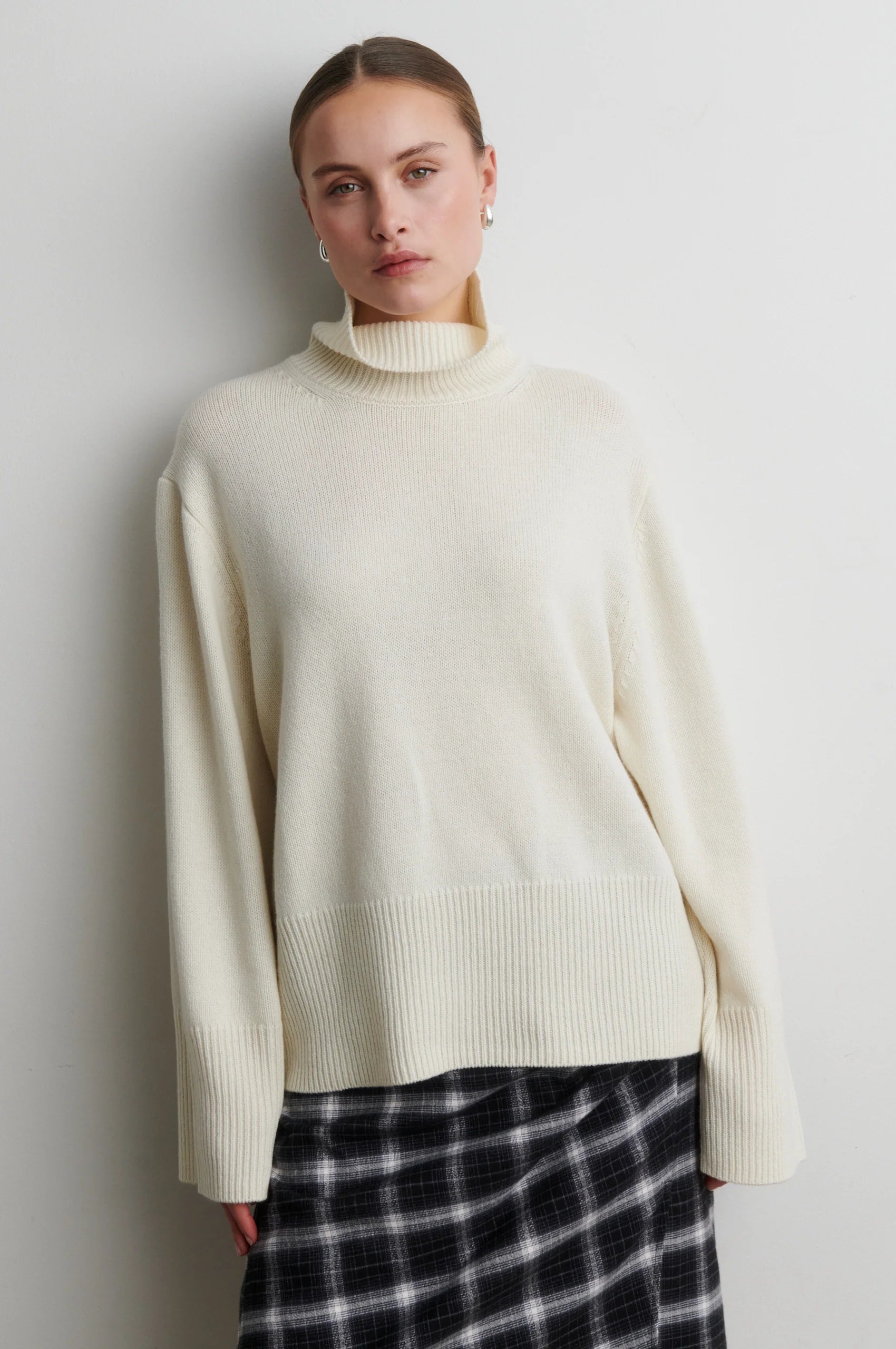 Alpha Knit T-Neck Cream