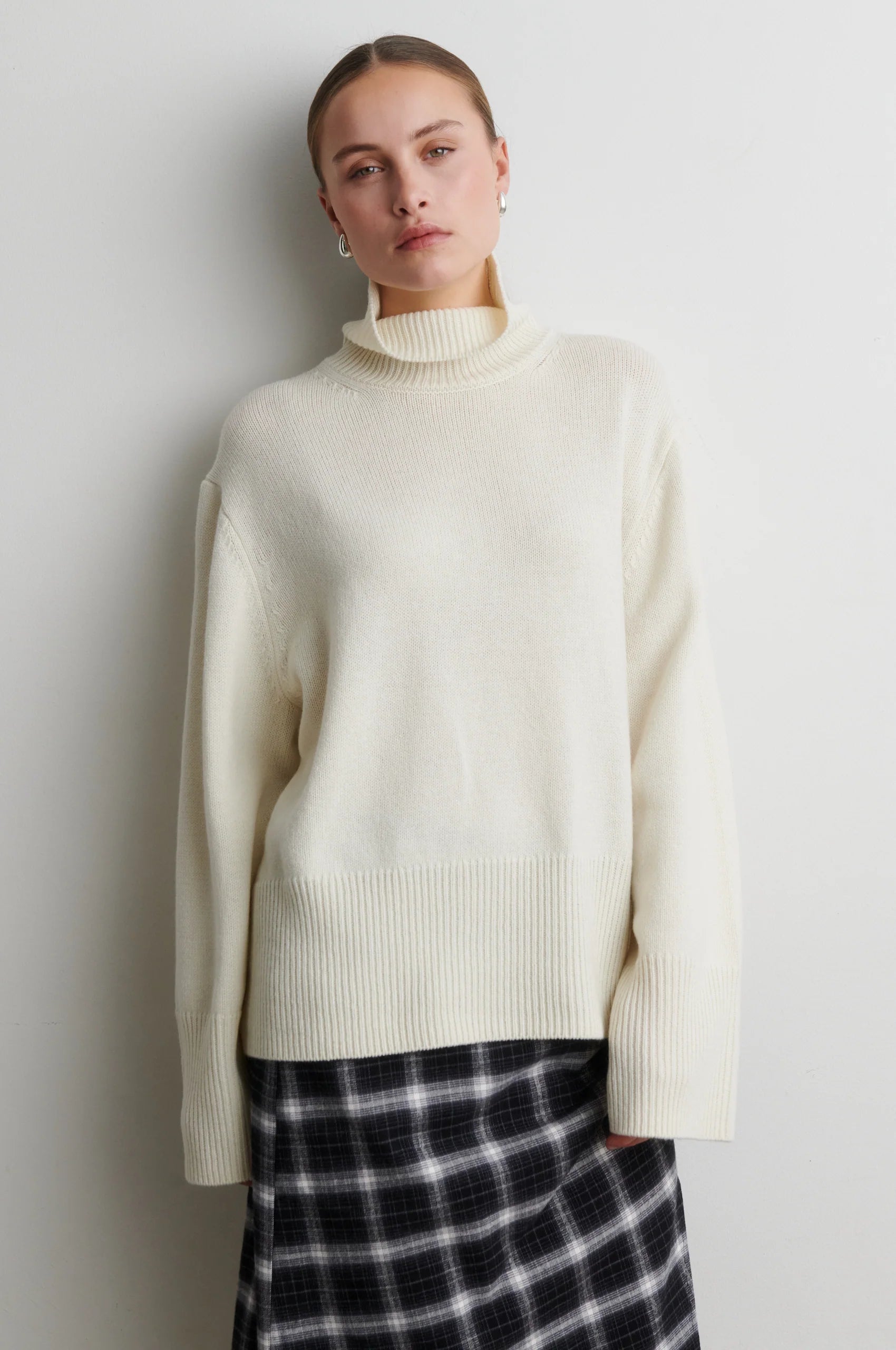 Alpha Knit T-Neck Cream