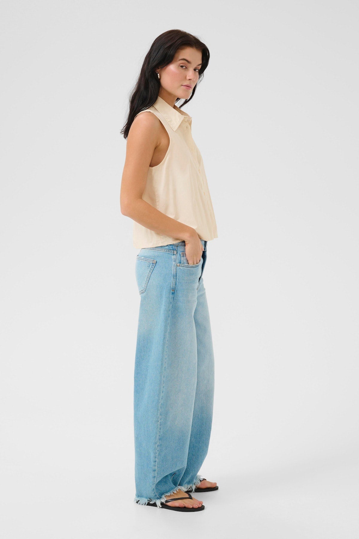 MEW Lucy Loose Barrel Leg Jeans